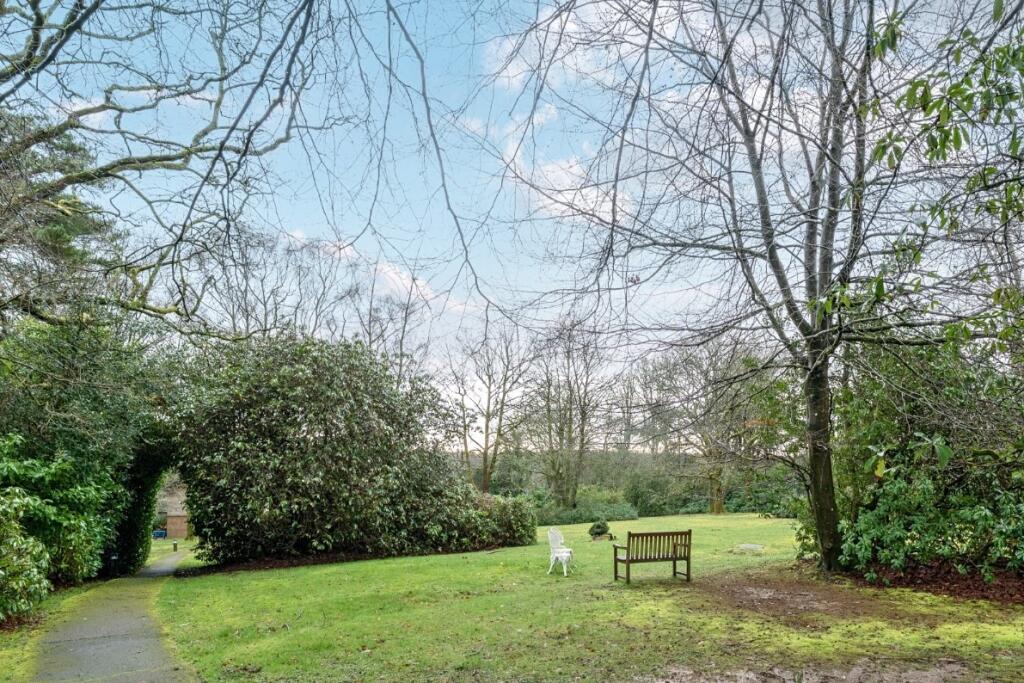 Wispers Lane, Haslemere, Surrey, GU27 photo 4