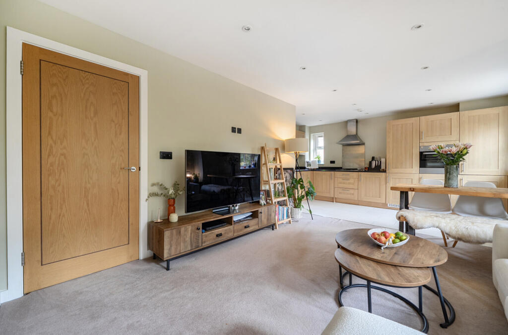 Apartment in Wokingham, Emmbrook - View 5