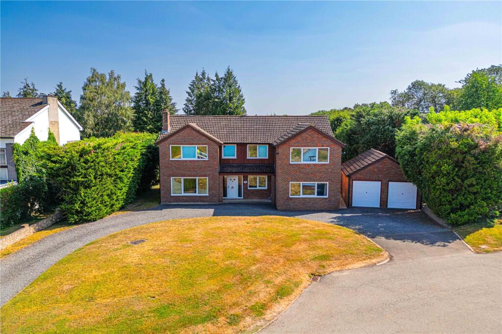 Main image of property: Linsey Close, Longdean Park, Hemel Hempstead, Hertfordshire, HP3