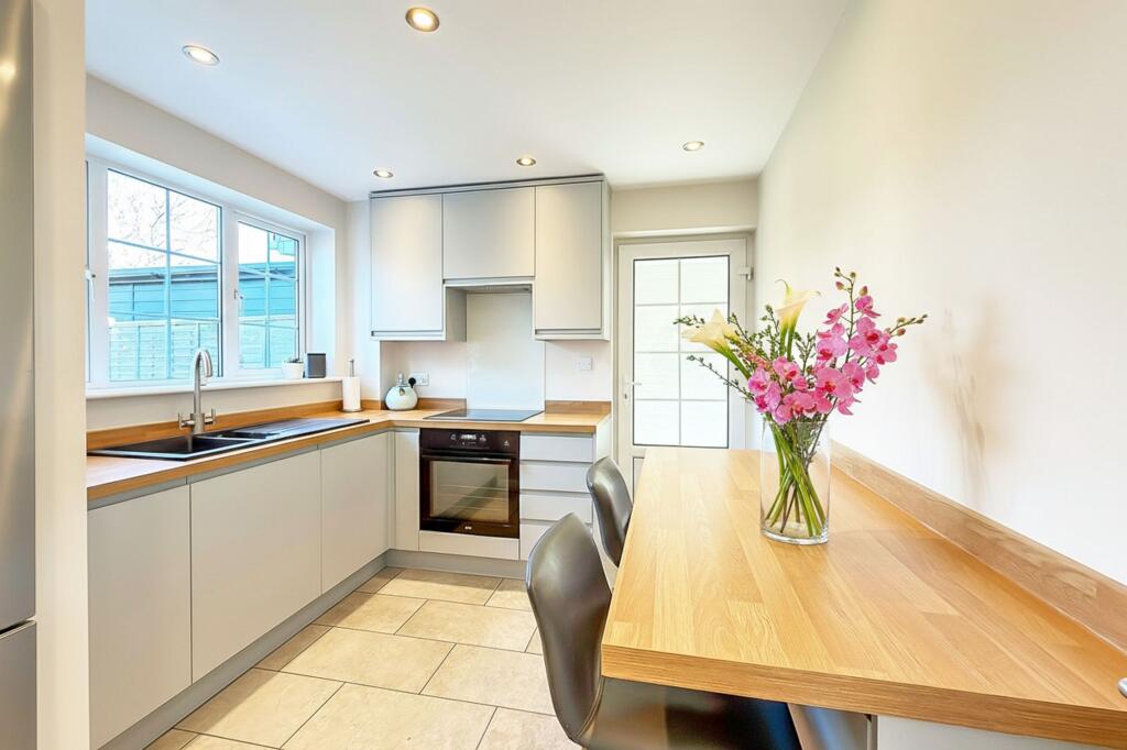 Ferndale Walk, Angmering, BN16 photo 2