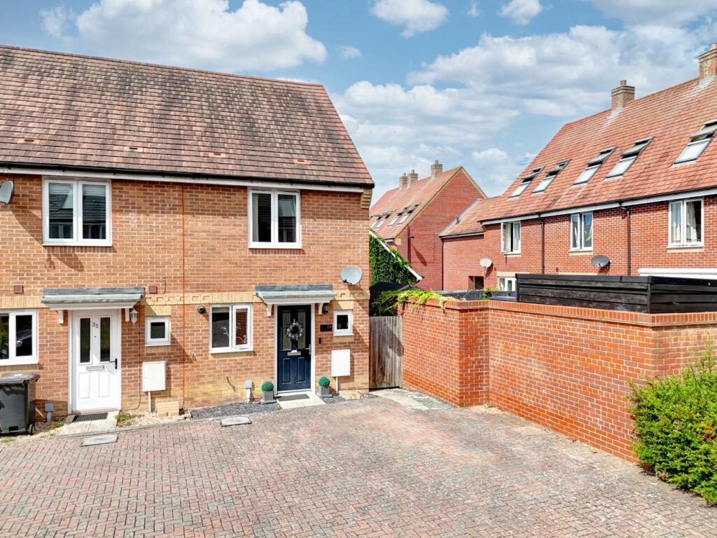 Lundy Walk, Hailsham, BN27