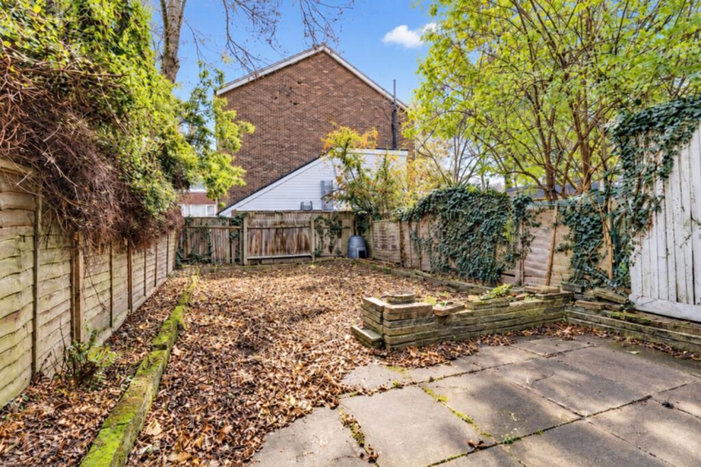 House in London - View 2