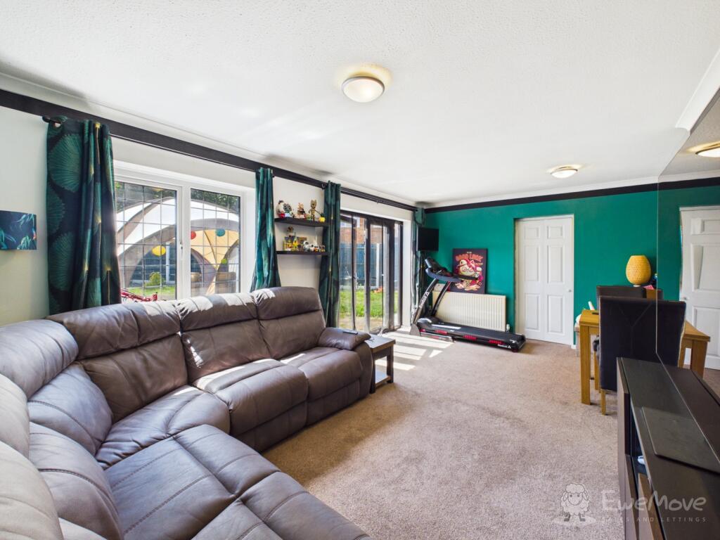 House in East Hampshire, Bordon, Whitehill - View 3