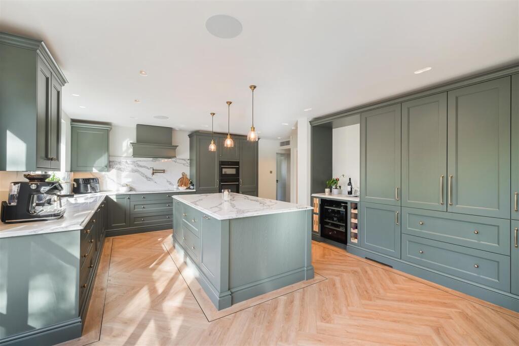 House in Kingston upon Thames - View 2