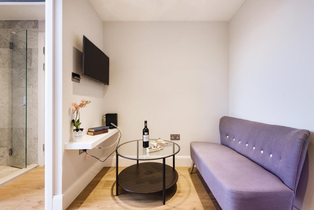 Main image of property: 5a Kenway Road