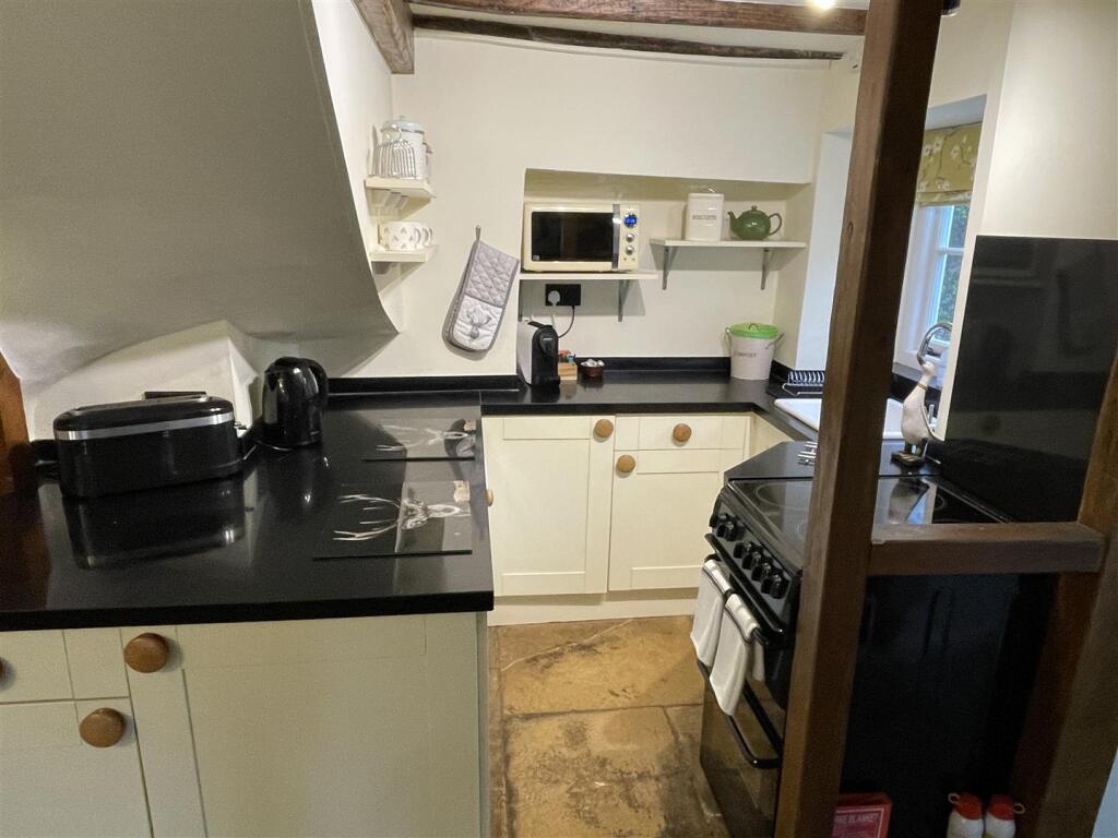 Clapton Row, Bourton-On-The-Water, Cheltenham photo 4
