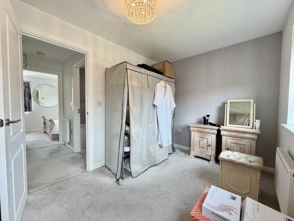 House in Anlaby - More