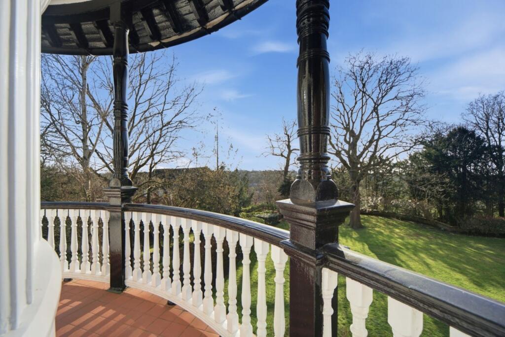 15 Newton Park Place, Chislehurst, Kent, BR7 photo 3