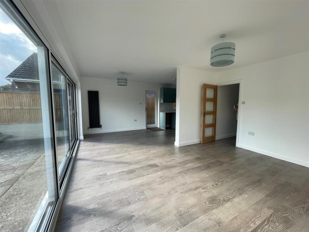 House in Dartford, Longfield and New Barn - View 5