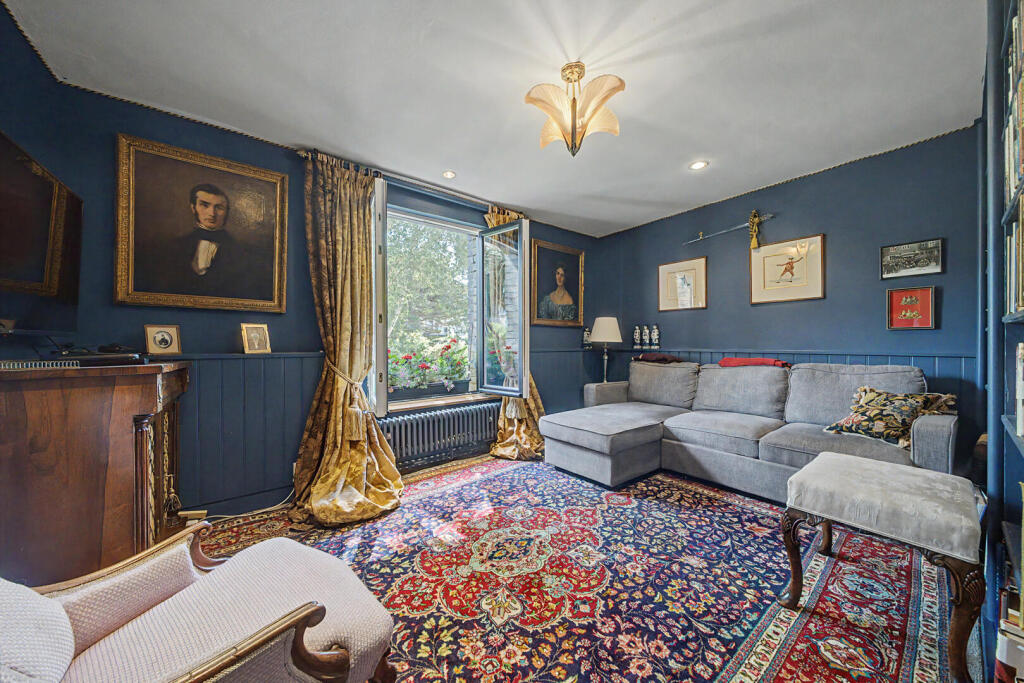 Apartment in Hove, Brunswick - More