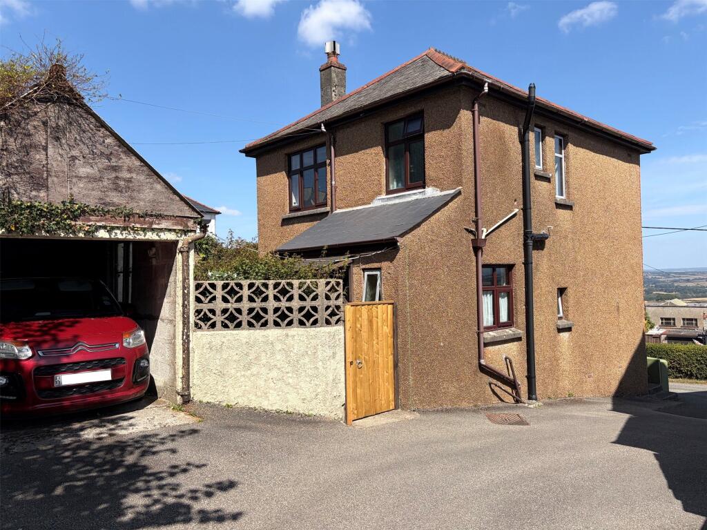 House in Launceston, St Stephens - More