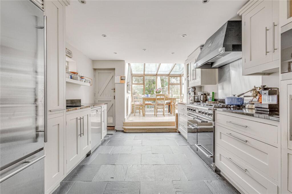 House in Twickenham - View 3