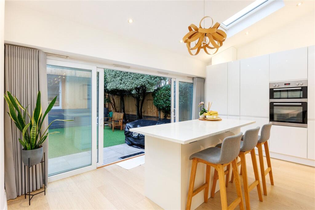 Buttermere Drive, London, SW15 photo 4