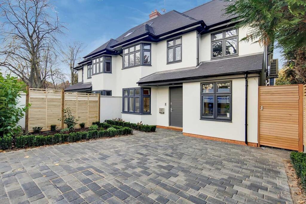 House in London - View 2