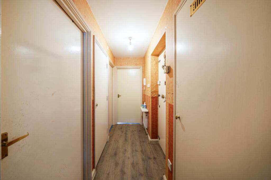 Apartment in Southall - View 5