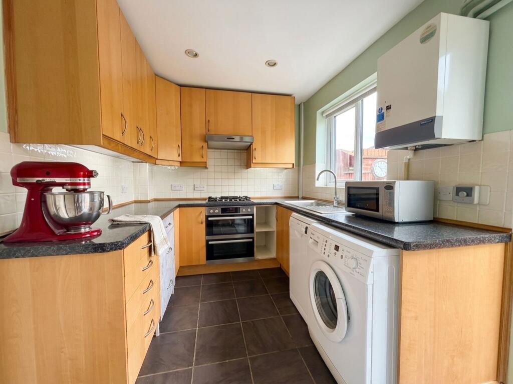 Hockliffe Brae, Walnut Tree, MK7 - More