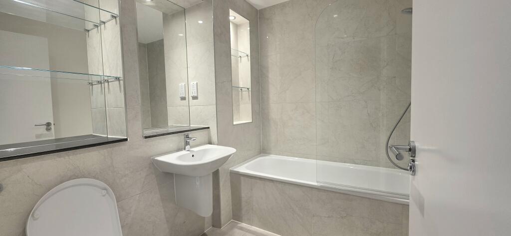 Apartment in Harrow - More