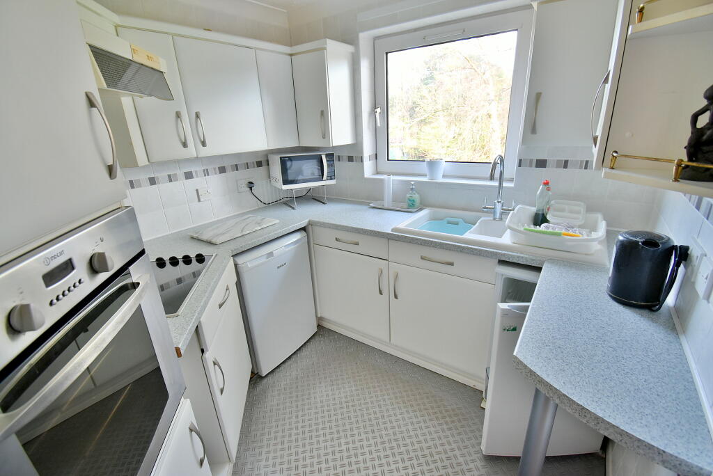 Apartment in West Parley, Dorset - View 2