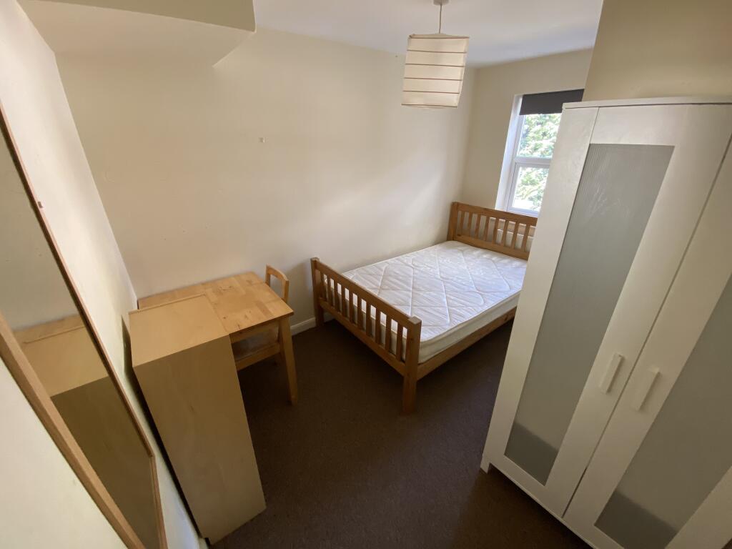 6 bedroom house for rent