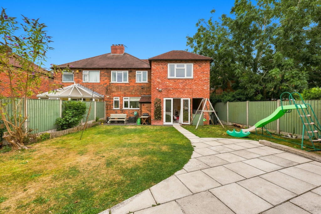 Main image of property: St Helens Crescent, Burton Joyce, Nottingham, NG14 5DW