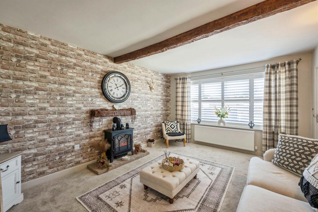 House in Doncaster, North Lincolnshire - View 2