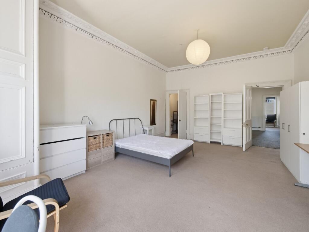 Apartment in Edinburgh, Bruntsfield - View 3