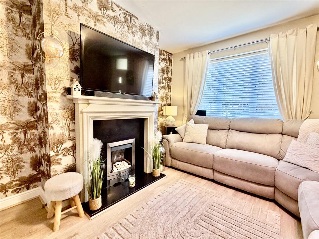 House in Oldham - View 4