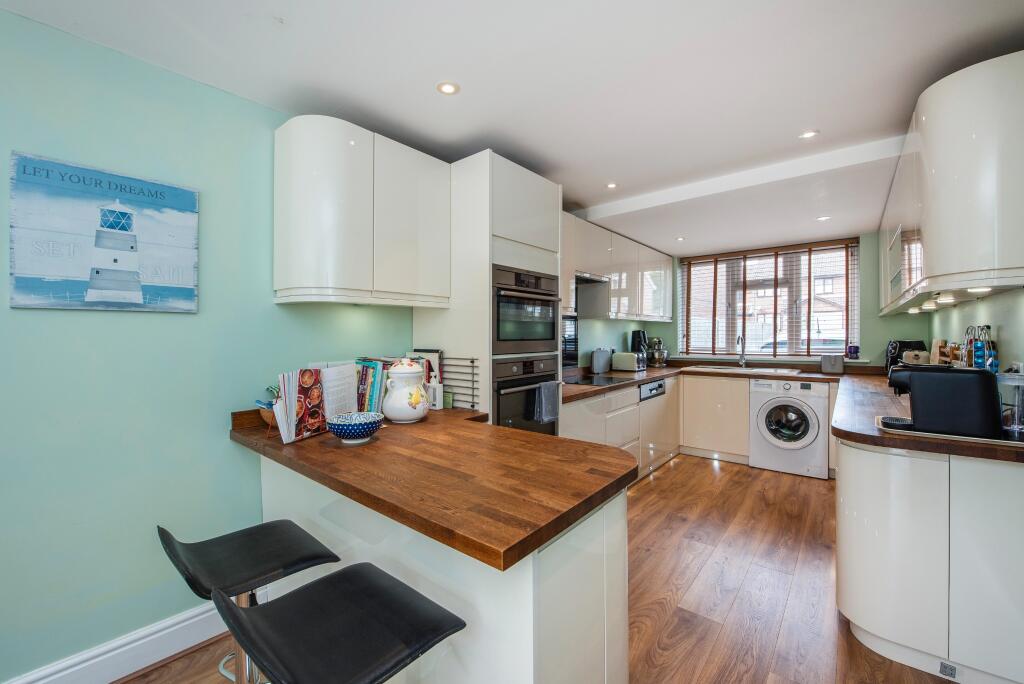 Windmill Close, Clanfield photo 3