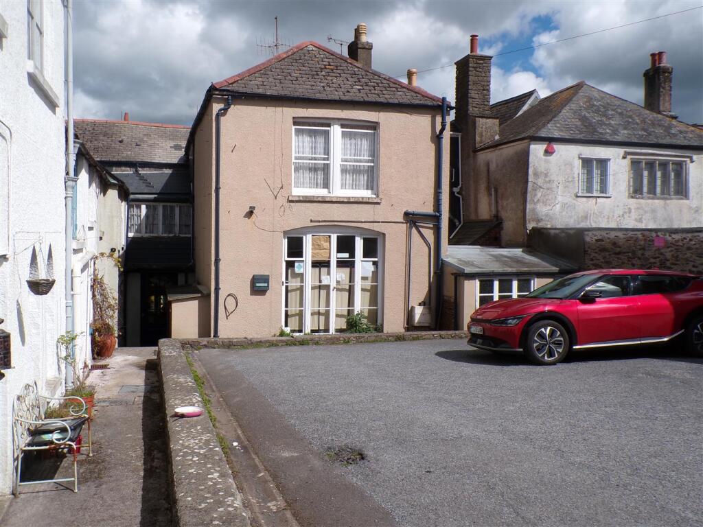 Main image of property: 74 Fore Street, Totnes