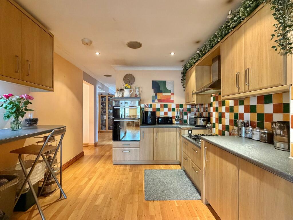 Wolverton Drive, Kingsteignton, TQ12 photo 2