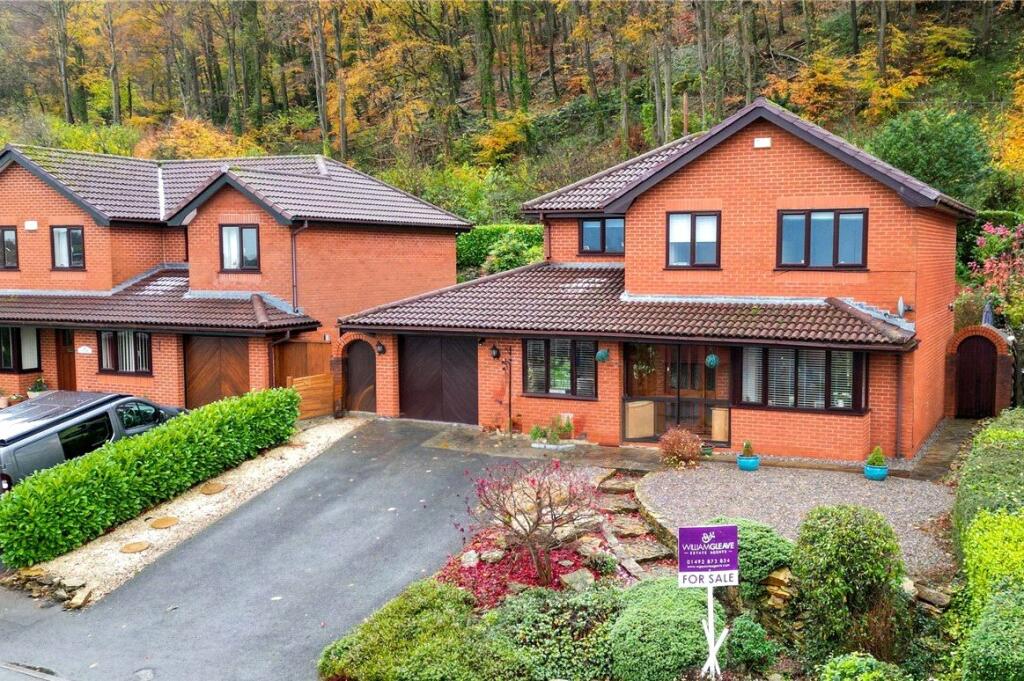 4-bed detached on Trem Y Mor, Abergele, Conwy, LL22, £375,000
