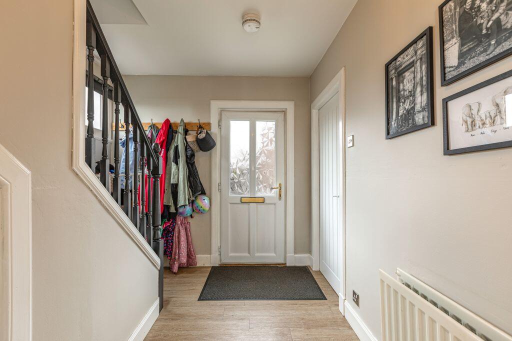 9 Howden Crescent, Jedburgh, TD8 6JY photo 2
