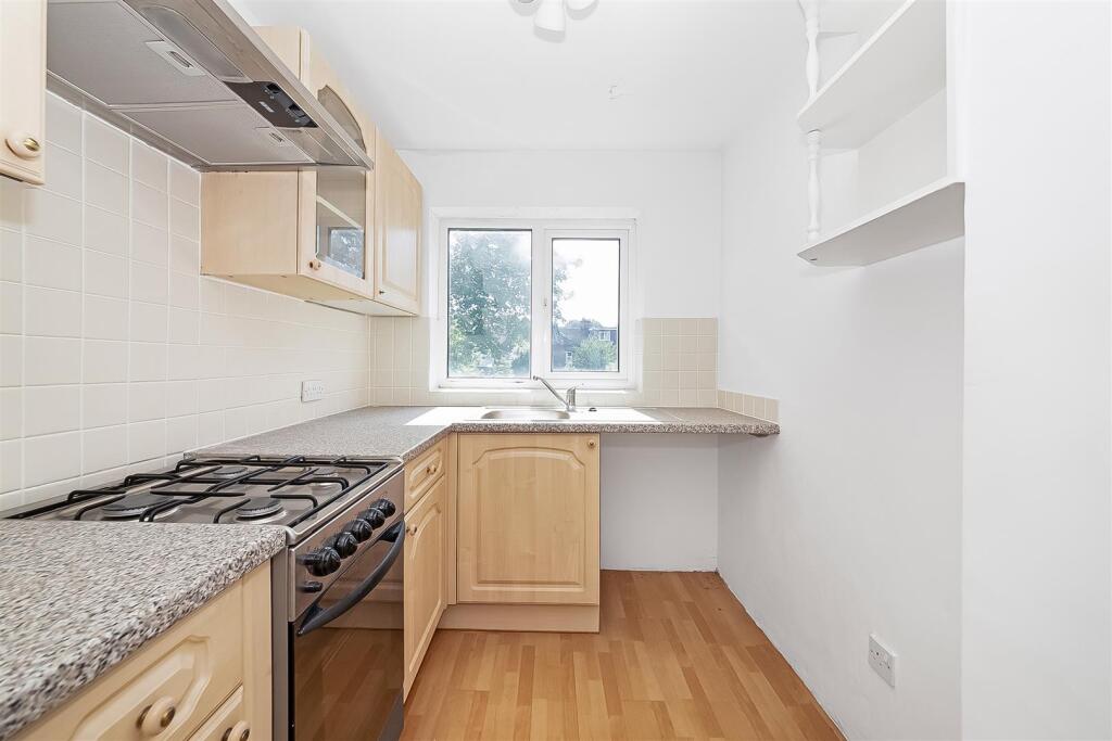 Apartment in London, London Borough of Bromley - More