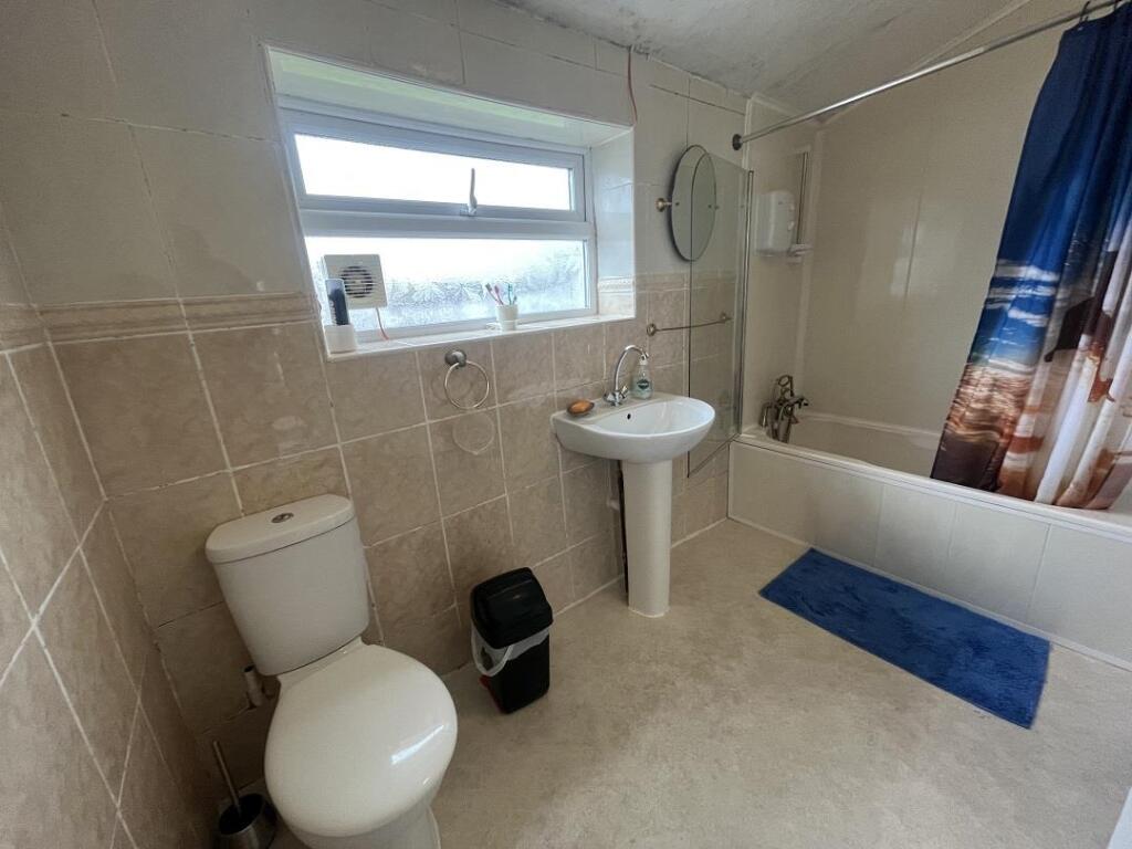 Rhosrobin Road, Rhosrobin, Wrexham photo 5