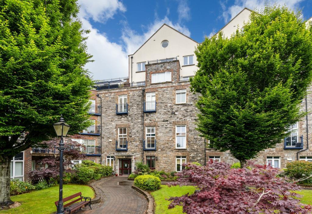 Main image of property: 214 Grace Park Manor, Drumcondra, Dublin 9, D09 FN76