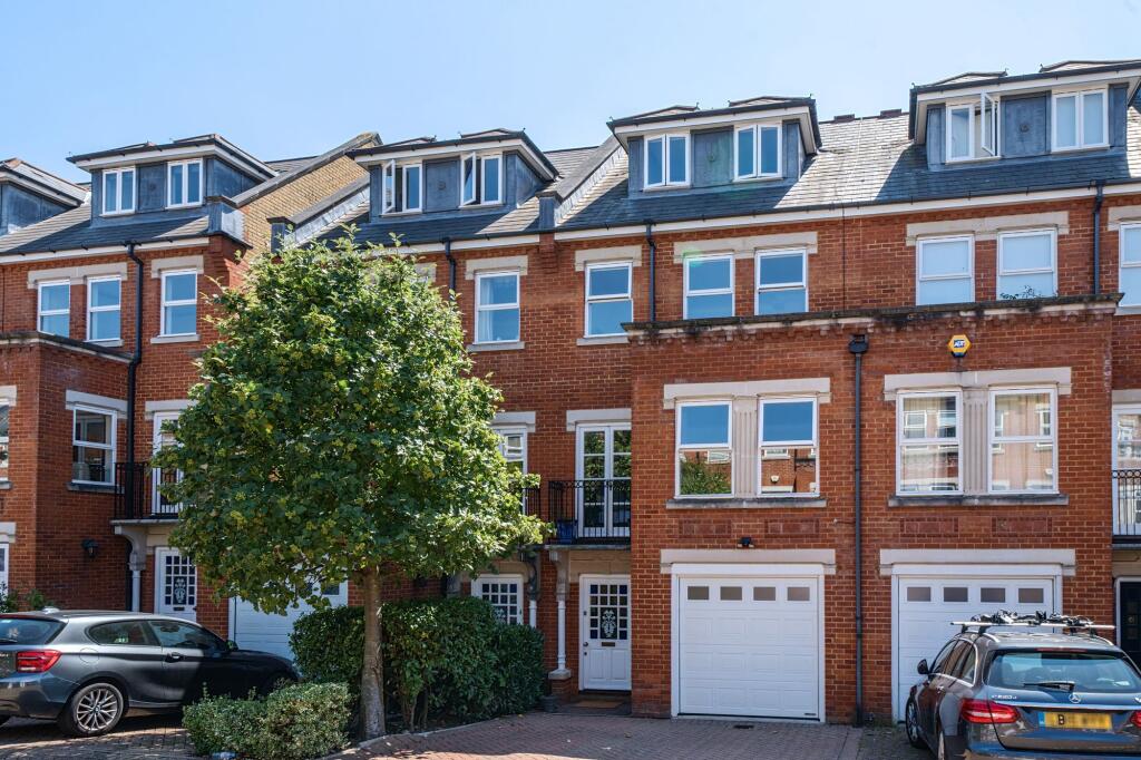 Main image of property: Walsingham Place, London, SW4