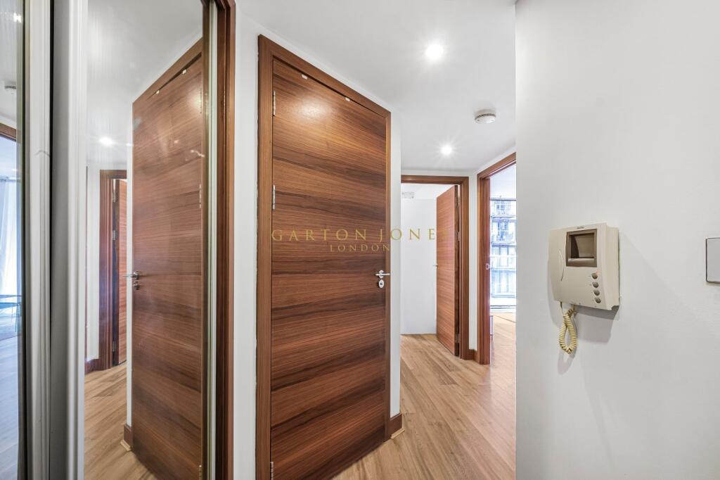 Apartment in London - More