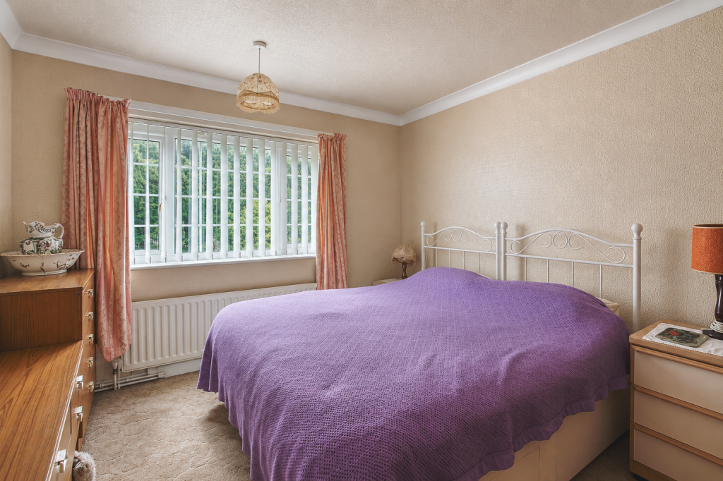 House in Swadlincote, Walton upon Trent - More