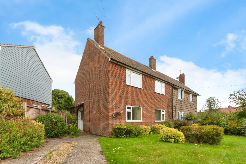 3-bed semi-detached on De Vere Estate, CO7, £200,000