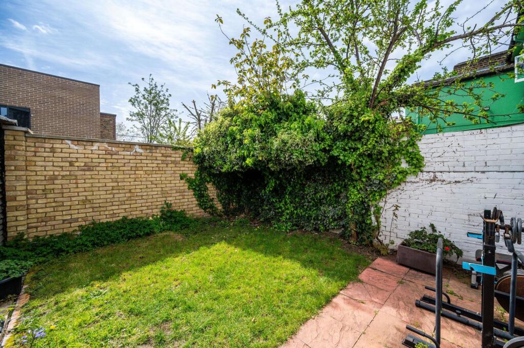 House in London - View 5