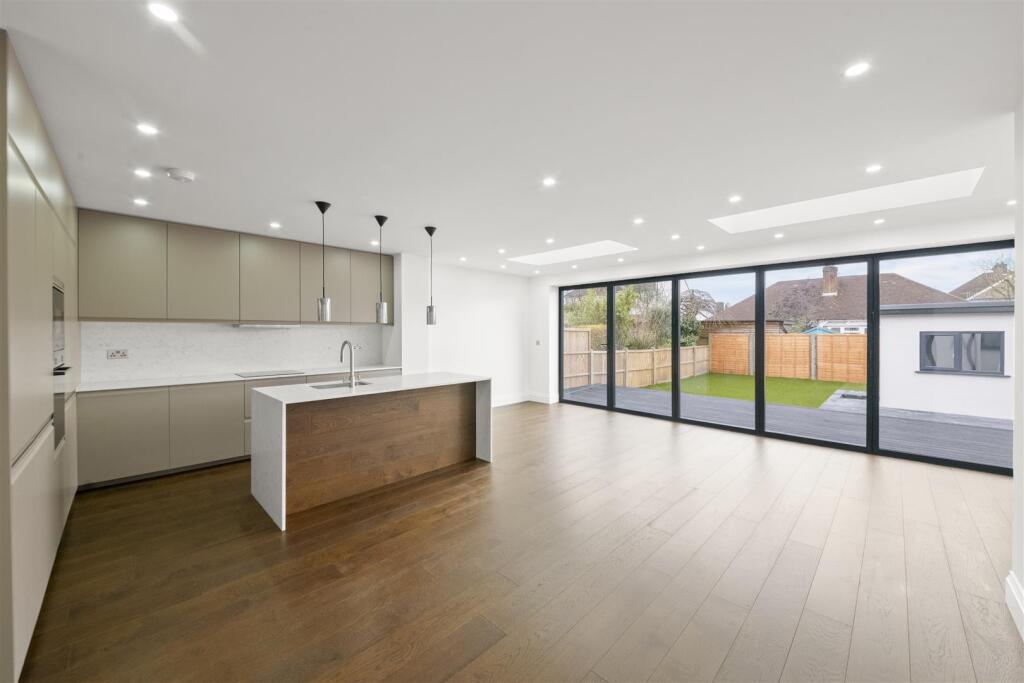 Glasbrook Avenue, Twickenham photo 3