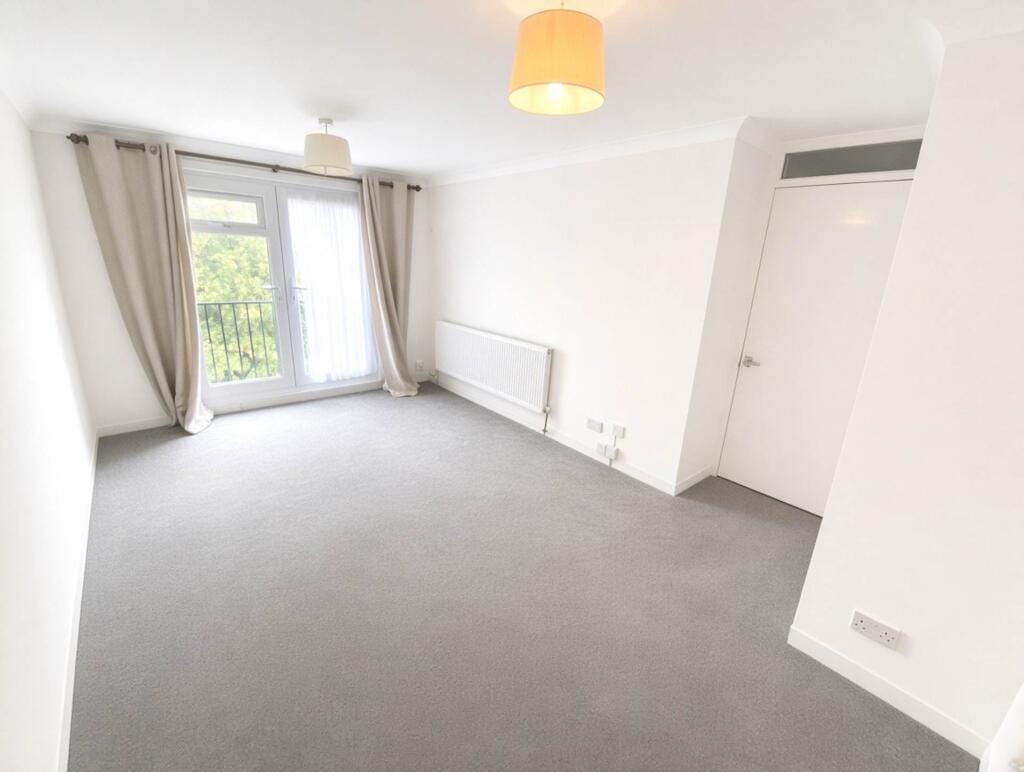 Apartment in Watford - View 2