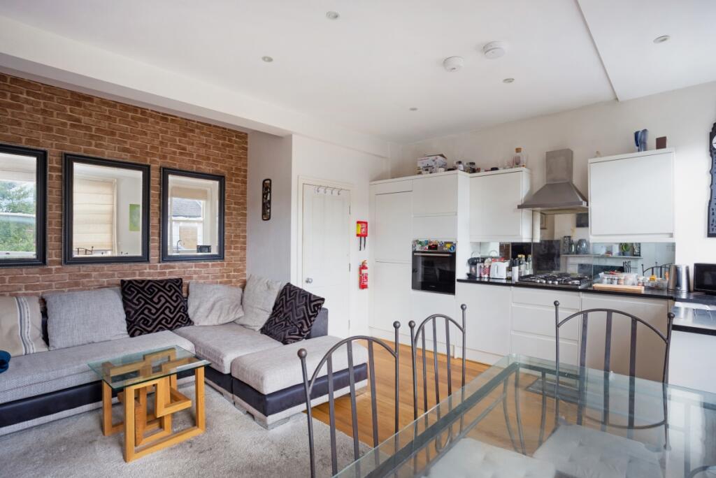 Apartment in London - View 2