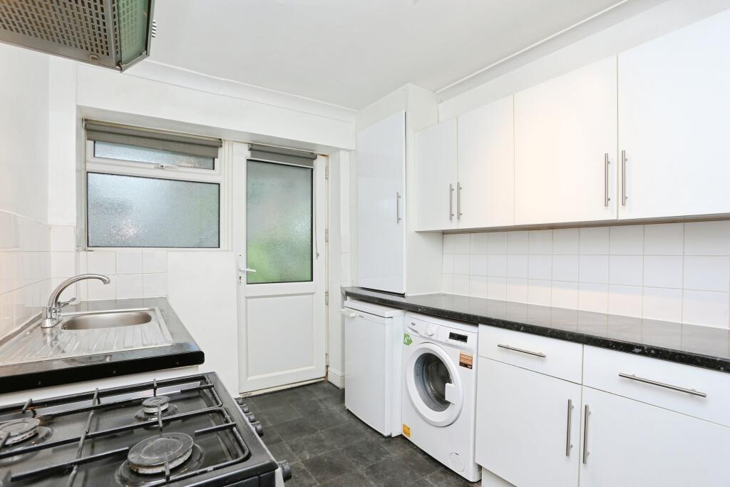 Apartment in London - More
