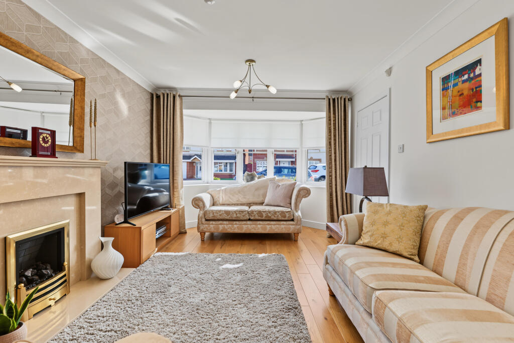 House in Bishopbriggs, Auchinairn - View 4
