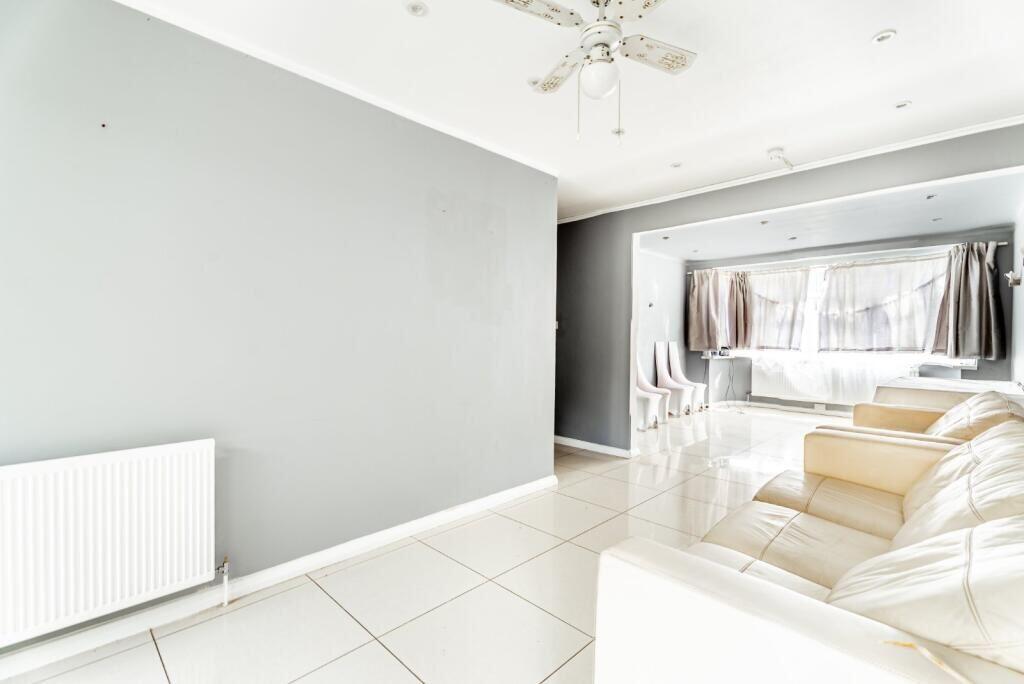 Additional image 3 of 35 Harpenden Road, St. Albans, Hertfordshire, AL3 6BJ