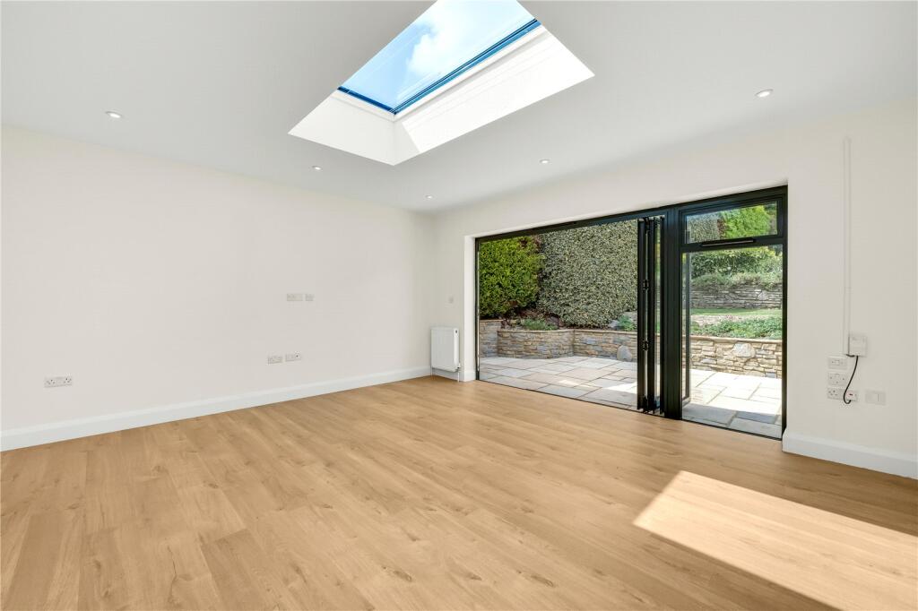 House in Elmbridge, Esher Place, Esher - View 6