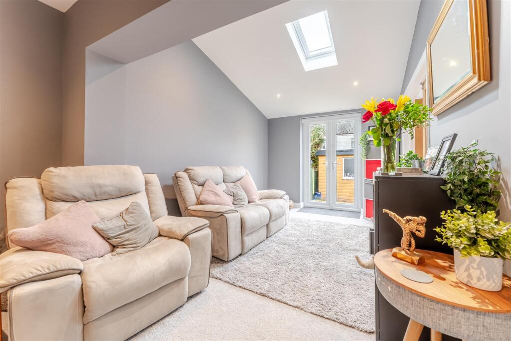 Exceptional four bedroom family home in the popular village of Yatton photo 4