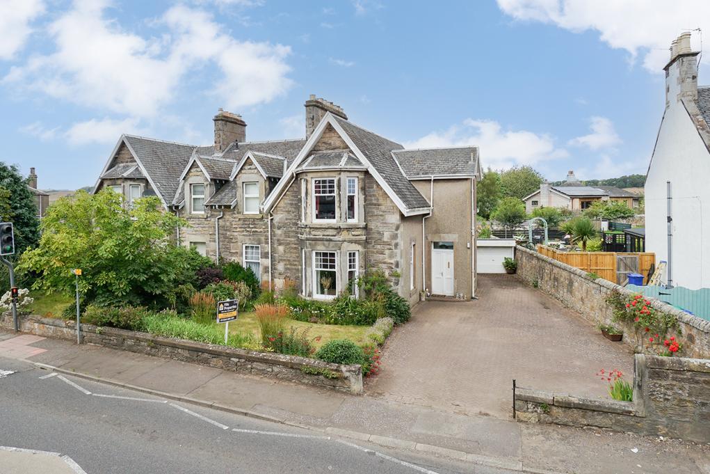 3-bed semi-detached on Leven Road, Lundin Links, KY8, £340,000