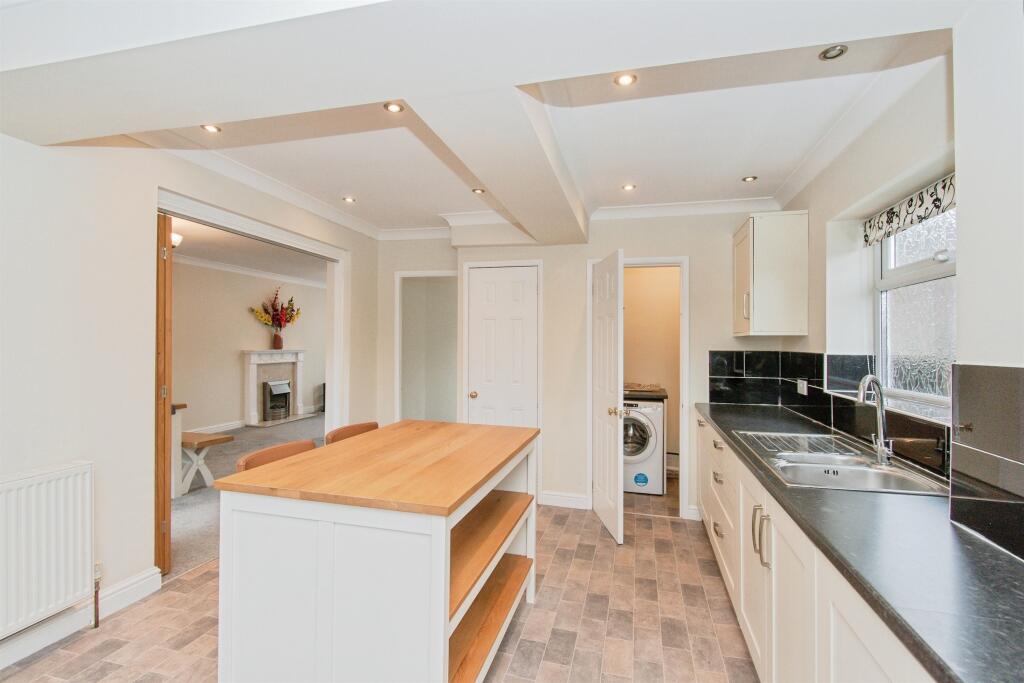 House in Wakefield - View 3
